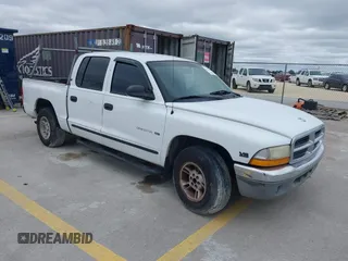 2000 Dodge Dakota Sport with VIN 1B7GL2AX2YS739075, listed as a IAAI auction lot 41596495 with 207,533 mi miles. Bid and sale history available at carsss.com. Image 1.