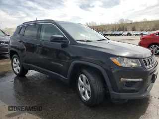 2018 Jeep Compass Altitude with VIN 3C4NJDBBXJT150565, listed as a Copart auction lot 54413725 with 68,790 mi miles and Salvage title. Bid and sale history available at DreamBid. Image 4.