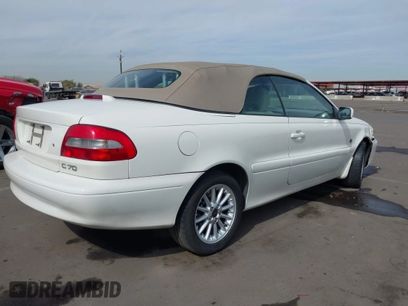 2000 Volvo C70 with VIN YV1NC53D7YJ011411, listed as a IAAI auction lot 41578675 with 63,978 mi miles. Bid and sale history available at carsss.com. Image 4.