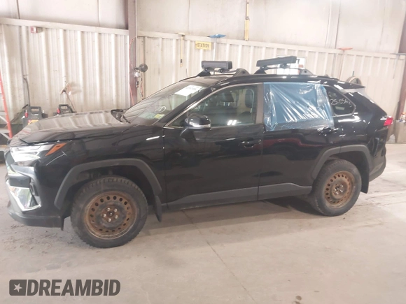 2022 Toyota RAV4 XLE Premium z VIN 2T3A1RFV1NW311285, wystawiony jako IAAI lot #42242488 z przebiegiem 51 678 mil mil oraz . Historia ofert i sprzedaży dostępna na DreamBid. Obrazek 14.