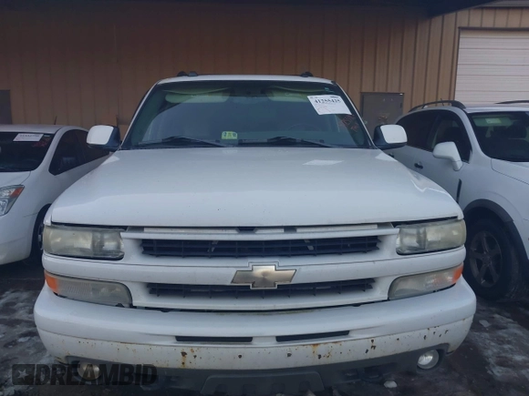 2005 Chevrolet Suburban Z71 with VIN 3GNFK16Z35G264713, listed as a IAAI auction lot 41255425 with 237,805 mi miles. Bid and sale history available at carsss.com. Image 6.