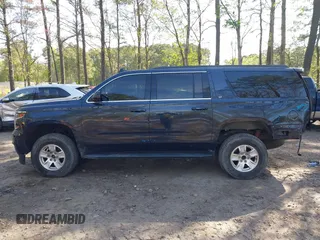 2019 Chevrolet Suburban LT with VIN 1GNSKHKC5KR333566, listed as a IAAI auction lot 41996940 with 95,807 mi miles. Bid and sale history available at carsss.com. Image 15.