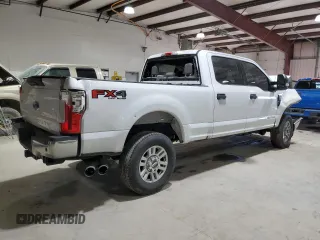2019 Ford Super Duty F-250 SRW XL with VIN 1FT7W2BT3KEF05925, listed as a Copart auction lot 47582325 with 213,995 mi miles and Salvage Title. Bid and sale history available at carsss.com. Image 3.