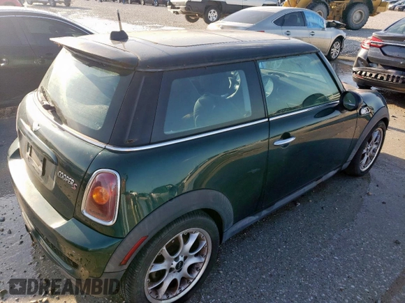2007 MINI Hardtop S with VIN WMWMF73507TT86117, listed as a Copart auction lot 54372025 with 101,871 mi miles and Clean Title. Bid and sale history available at DreamBid. Image 3.