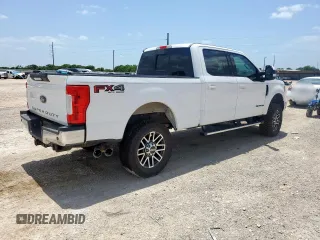 2017 Ford F-250 Lariat with VIN 1FT7W2BT2HEB68950, listed as a Copart auction lot 60847995 with 217,292 mi miles and Clean title. Bid and sale history available at DreamBid. Image 3.