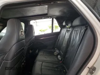 2015 BMW X5 M z VIN 5YMKT6C55F0C89468, wystawiony jako Copart lot #75391074 z przebiegiem Nie podano mil oraz Szkoda całkowita • Salvage title. Historia ofert i sprzedaży dostępna na DreamBid. Obrazek 11.