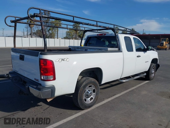 2011 GMC Sierra 2500HD Work Truck z VIN 1GT22ZCGXBZ155590, wystawiony jako IAAI lot #41712199 z przebiegiem 338 205 mil mil oraz . Historia ofert i sprzedaży dostępna na DreamBid. Obrazek 4.