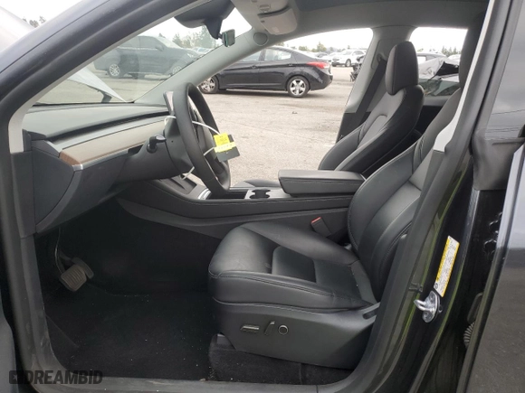 2024 Tesla Model Y with VIN 7SAYGDED8RF132426, listed as a Copart auction lot 43715375 with 18,067 mi miles and Salvage Title. Bid and sale history available at carsss.com. Image 7.