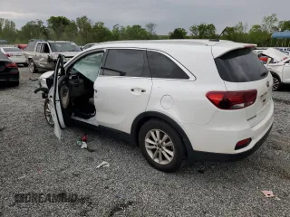 2020 Kia Sorento LX z VIN 5XYPG4A31LG698806, wystawiony jako Copart lot #52627055 z przebiegiem 107 023 mil mil oraz Szkoda całkowita • Salvage title. Historia ofert i sprzedaży dostępna na DreamBid. Obrazek 2.