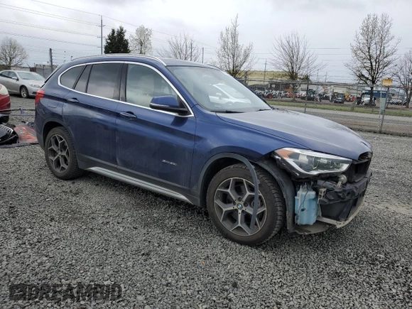 2016 BMW X1 xDrive28i with VIN WBXHT3C33G5E49242, listed as a Copart auction lot 51947625 with 105,538 mi miles and Salvage Title. Bid and sale history available at carsss.com. Image 4.