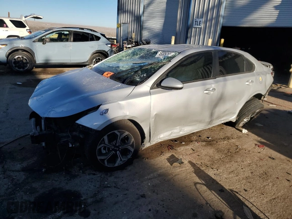 2021 Kia Forte LXS with VIN 3KPF24AD6ME413678, listed as a Copart auction lot 45309265 with 76,397 mi miles and Non Repairable. Bid and sale history available at DreamBid. Image 1.