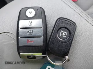 2016 Kia Optima EX with VIN 5XXGU4L31GG027250, listed as a IAAI auction lot 41881343 with 135,635 mi miles. Bid and sale history available at carsss.com. Image 11.