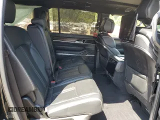 2022 Jeep Grand Wagoneer Series II z VIN 1C4SJVFJ5NS194152, wystawiony jako Copart lot #64996304 z przebiegiem Nie podano mil oraz Szkoda całkowita • Salvage title. Historia ofert i sprzedaży dostępna na DreamBid. Obrazek 11.
