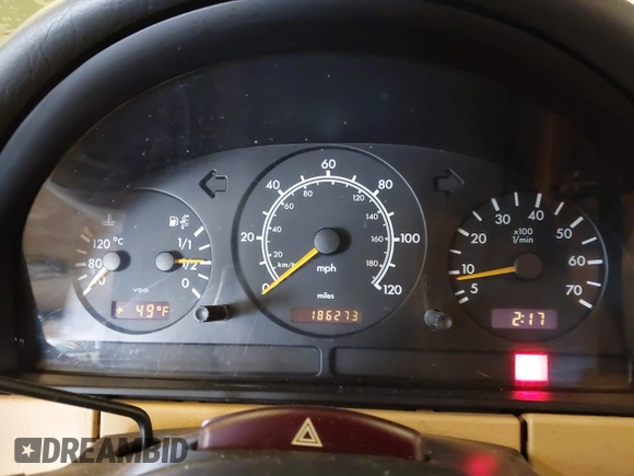 1998 Mercedes-Benz M-Class with VIN 4JGAB54E1WA011086, listed as a IAAI auction lot 41534717 with 186,273 mi miles. Bid and sale history available at carsss.com. Image 7.