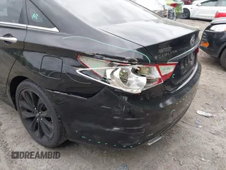 2011 Hyundai Sonata SE z VIN 5NPEC4AC3BH155693, wystawiony jako IAAI lot #42299853 z przebiegiem 214 626 mil mil oraz . Historia ofert i sprzedaży dostępna na DreamBid. Obrazek 6.