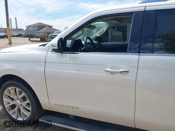 2019 Ford Expedition Max Platinum z VIN 1FMJK1MT1KEA88292, wystawiony jako IAAI lot #42203110 z przebiegiem 73 725 mil mil oraz . Historia ofert i sprzedaży dostępna na DreamBid. Obrazek 14.