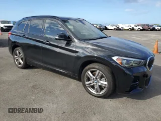 2022 BMW X1 xDrive28i z VIN WBXJG9C08N5V03613, wystawiony jako Copart lot #47483485 z przebiegiem 7 296 mil mil oraz Czysty tytuł • Clean title. Historia ofert i sprzedaży dostępna na DreamBid. Obrazek 4.