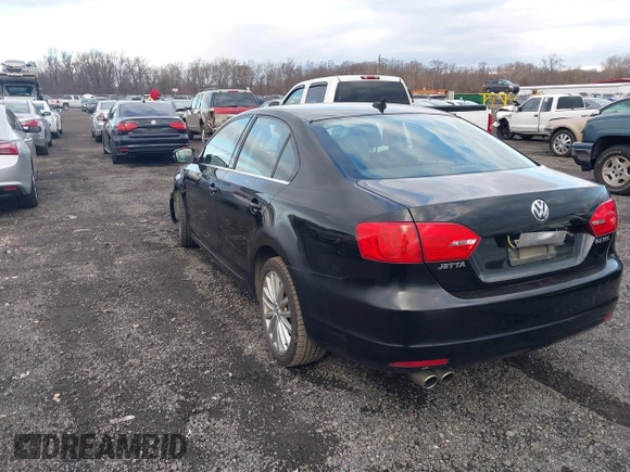 2011 Volkswagen Jetta SEL z VIN 3VWLZ7AJ2BM349306, wystawiony jako IAAI lot #38222989 z przebiegiem 198 462 mil mil oraz . Historia ofert i sprzedaży dostępna na DreamBid. Obrazek 3.