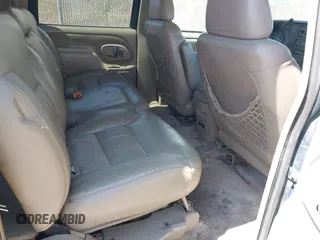 1997 Chevrolet Suburban with VIN 3GNFK16R1VG167865, listed as a IAAI auction lot 42147770 with 201,946 mi miles and . Bid and sale history available at DreamBid. Image 8.