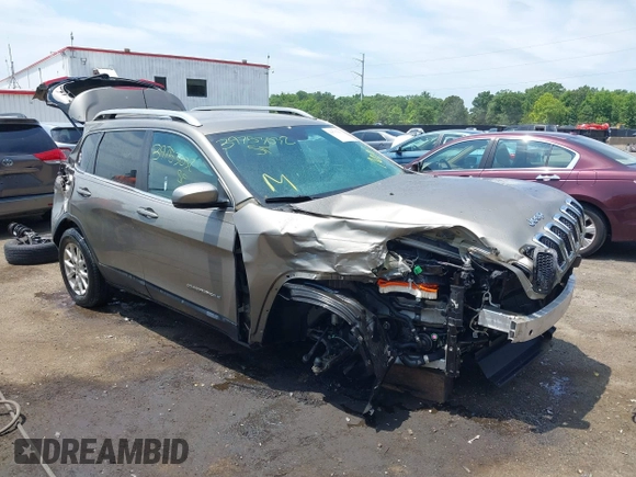 2016 Jeep Cherokee Latitude with VIN 1C4PJMCS3GW251912, listed as a IAAI auction lot 39753032 with 59,401 mi miles. Bid and sale history available at carsss.com. Image 1.