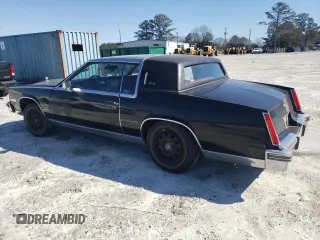 1981 Cadillac Eldorado z VIN 1G6AL5799BE635997, wystawiony jako Copart lot #45287175 z przebiegiem 46 416 mil mil oraz Czysty tytuł • Clean title. Historia ofert i sprzedaży dostępna na DreamBid. Obrazek 2.