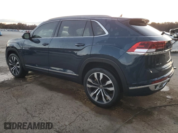 2021 Volkswagen Atlas SEL Premium R-Line with VIN 1V2FE2CA8MC238600, listed as a Copart auction lot 84416164 with 41,719 mi miles and Salvage title. Bid and sale history available at DreamBid. Image 2.