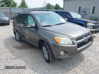 2011 Toyota RAV4 Limited z VIN 2T3DF4DV9BW110055, wystawiony jako IAAI lot #42505254 z przebiegiem 185 282 mil mil oraz . Historia ofert i sprzedaży dostępna na DreamBid. Obrazek 1.