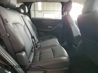 2024 Mazda CX-90 Select z VIN JM3KKAHDXR1163947, wystawiony jako Copart lot #56225205 z przebiegiem 22 340 mil mil oraz Czysty tytuł • Clean title. Historia ofert i sprzedaży dostępna na DreamBid. Obrazek 11.