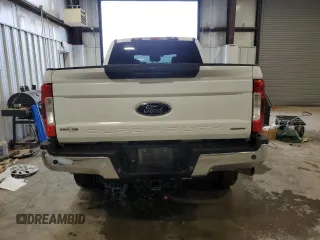 2019 Ford F-250 XL z VIN 1FT7W2B60KEF25754, wystawiony jako Copart lot #58738655 z przebiegiem 102 684 mil mil oraz Czysty tytuł • Clean title. Historia ofert i sprzedaży dostępna na DreamBid. Obrazek 6.