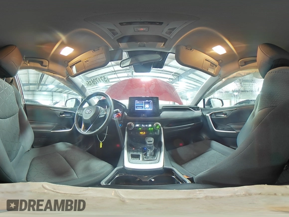 2021 Toyota RAV4 XLE z VIN 2T3P1RFV0MW206150, wystawiony jako Copart lot #57172615 z przebiegiem 55 051 mil mil oraz Szkoda całkowita • Salvage title. Historia ofert i sprzedaży dostępna na DreamBid. Obrazek 14.