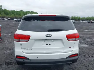 2018 Kia Sorento LX z VIN 5XYPGDA3XJG429121, wystawiony jako IAAI lot #42351051 z przebiegiem 108 106 mil mil oraz . Historia ofert i sprzedaży dostępna na DreamBid. Obrazek 16.