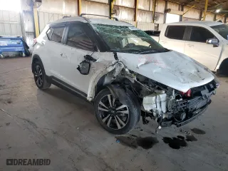 2019 Nissan Kicks SR with VIN 3N1CP5CU5KL568614, listed as a Copart auction lot 48432185 with 81,776 mi miles and Salvage Title. Bid and sale history available at carsss.com. Image 4.