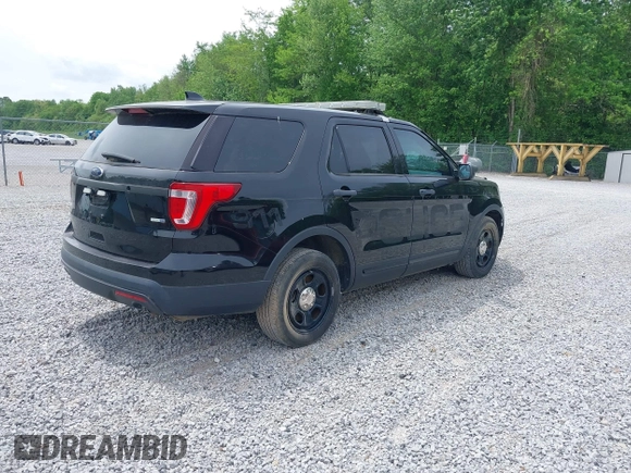 2016 Ford Police Interceptor Utility z VIN 1FM5K8AR9GGC27888, wystawiony jako IAAI lot #42037310 z przebiegiem 72 466 mil mil oraz . Historia ofert i sprzedaży dostępna na DreamBid. Obrazek 4.