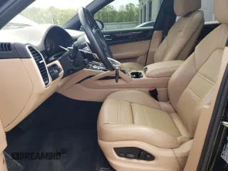 2022 Porsche Cayenne z VIN WP1AA2AY0NDA04856, wystawiony jako Copart lot #55302755 z przebiegiem 43 310 mil mil oraz Szkoda całkowita • Salvage title. Historia ofert i sprzedaży dostępna na DreamBid. Obrazek 7.