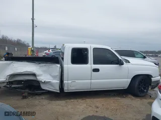 2006 Chevrolet Silverado 1500 LT1 with VIN 2GCEC19T361145854, listed as a IAAI auction lot 41580774 with 281,958 mi miles. Bid and sale history available at carsss.com. Image 14.