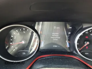 2020 Jeep Compass Trailhawk z VIN 3C4NJDDB5LT238584, wystawiony jako Copart lot #65119345 z przebiegiem 37 854 mil mil oraz Szkoda całkowita • Salvage title. Historia ofert i sprzedaży dostępna na DreamBid. Obrazek 9.