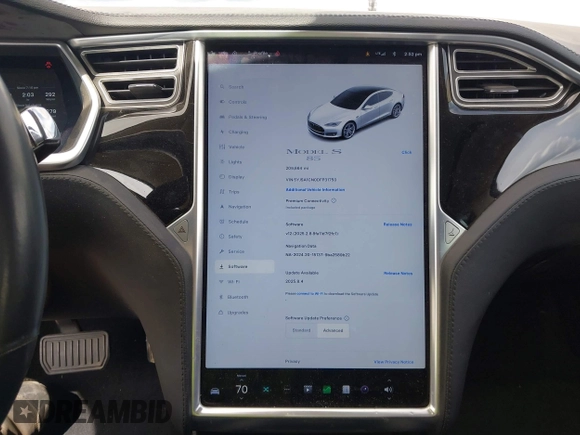 2013 Tesla Model S с VIN 5YJSA1CN0DFP31750, выставлен на аукционе IAAI как лот 41911343 с пробегом 209 664 миль миль и . История ставок и продаж доступна на DreamBid. Изображение 19.