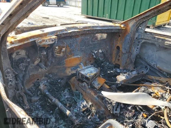 2011 Jeep Grand Cherokee Limited z VIN 1J4RR5GT4BC552333, wystawiony jako Copart lot #51217125 z przebiegiem Nie podano mil oraz Szkoda całkowita • Salvage title. Historia ofert i sprzedaży dostępna na DreamBid. Obrazek 8.