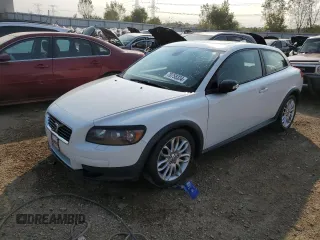 2008 Volvo C30 Version 1.0 z VIN YV1MK672182050129, wystawiony jako Copart lot #70758334 z przebiegiem 86 786 mil mil oraz Szkody całkowita. Historia ofert i sprzedaży dostępna na DreamBid. Obrazek 1.