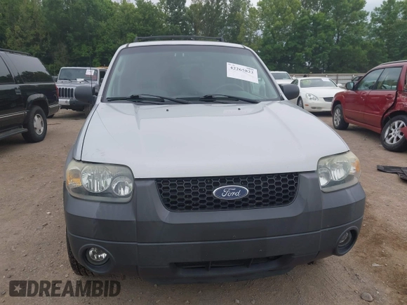 2006 Ford Escape XLT z VIN 1FMYU03136KA68913, wystawiony jako IAAI lot #42265822 z przebiegiem 129 401 mil mil oraz . Historia ofert i sprzedaży dostępna na DreamBid. Obrazek 6.