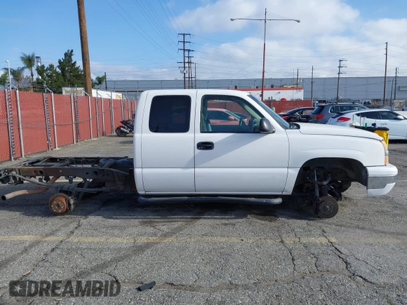 2003 Chevrolet Silverado 1500 LT with VIN 2GCEK19T031248177, listed as a IAAI auction lot 41956985 with 393,889 mi miles. Bid and sale history available at carsss.com. Image 13.