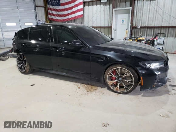2021 BMW M5 z VIN WBS83CH06MCF15472, wystawiony jako Copart lot #50920135 z przebiegiem Nie podano mil oraz Szkoda całkowita • Salvage title. Historia ofert i sprzedaży dostępna na DreamBid. Obrazek 4.