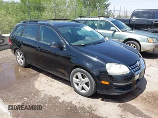 2009 Volkswagen Jetta z VIN 3VWKZ71K99M282993, wystawiony jako IAAI lot #42514978 z przebiegiem 150 989 mil mil oraz . Historia ofert i sprzedaży dostępna na DreamBid. Obrazek 1.