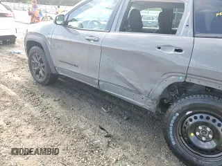 2020 Jeep Cherokee Latitude with VIN 1C4PJMCX6LD645714, listed as a Copart auction lot 69430894 with 15,430 mi miles and Salvage Title. Bid and sale history available at carsss.com. Image 14.