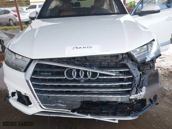 2018 Audi Q7 Premium Plus with VIN WA1LAAF73JD015035, listed as a IAAI auction lot 41782603 with 100,610 mi miles. Bid and sale history available at carsss.com. Image 10.