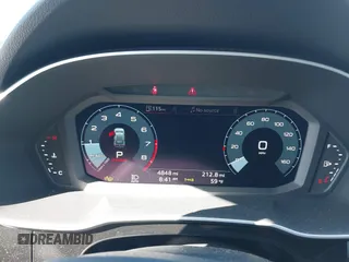 2024 Audi Q3 S line Premium Plus z VIN WA1EECF30R1173836, wystawiony jako IAAI lot #42044971 z przebiegiem 4848 mil mil oraz . Historia ofert i sprzedaży dostępna na DreamBid. Obrazek 7.