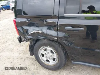 2008 Jeep Patriot Sport with VIN 1J8FT28W48D772388, listed as a IAAI auction lot 42141998 with 190,229 mi miles and . Bid and sale history available at DreamBid. Image 6.