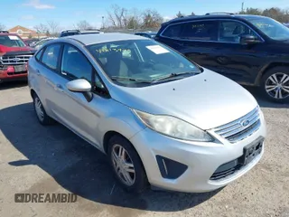 2011 Ford Fiesta SE with VIN 3FADP4BJ0BM232470, listed as a IAAI auction lot 41813477 with 189,443 mi miles. Bid and sale history available at carsss.com. Image 1.