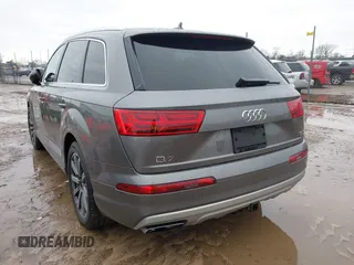 2017 Audi Q7 Premium Plus z VIN WA1LAAF78HD006485, wystawiony jako IAAI lot #41472079 z przebiegiem 175 699 mil mil oraz . Historia ofert i sprzedaży dostępna na DreamBid. Obrazek 3.