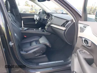 2023 Volvo XC90 Ultimate with VIN YV4062PAXP1904903, listed as a IAAI auction lot 41919402 with 32,000 mi miles. Bid and sale history available at carsss.com. Image 5.
